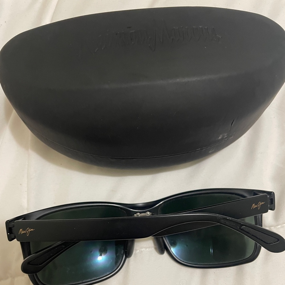 Men’s Maui Jim’s sunglasses
